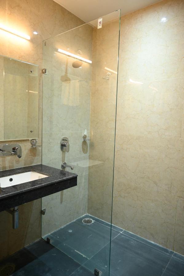 Neel Clarks Inn Express Agra  Εξωτερικό φωτογραφία