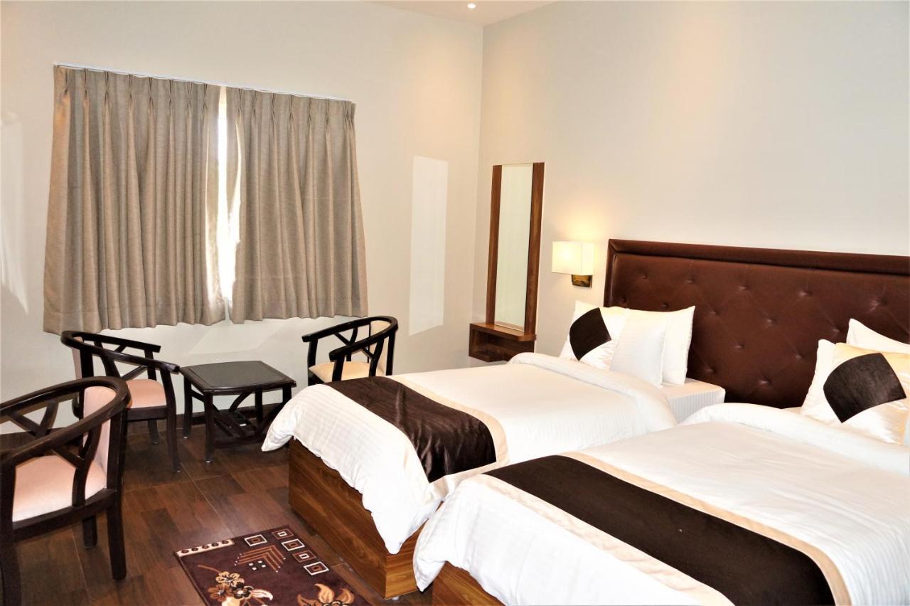 Neel Clarks Inn Express Agra  Εξωτερικό φωτογραφία